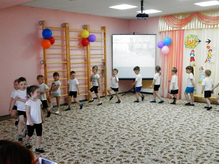 «Суббота для родителей» Спортивный концерт в детском саду.