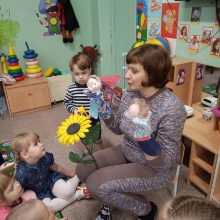 Маленькие "солнышки" и золотой подсолнух