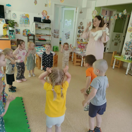 В содружестве семьей: мастер класс от родителей "Забавные зайчата"