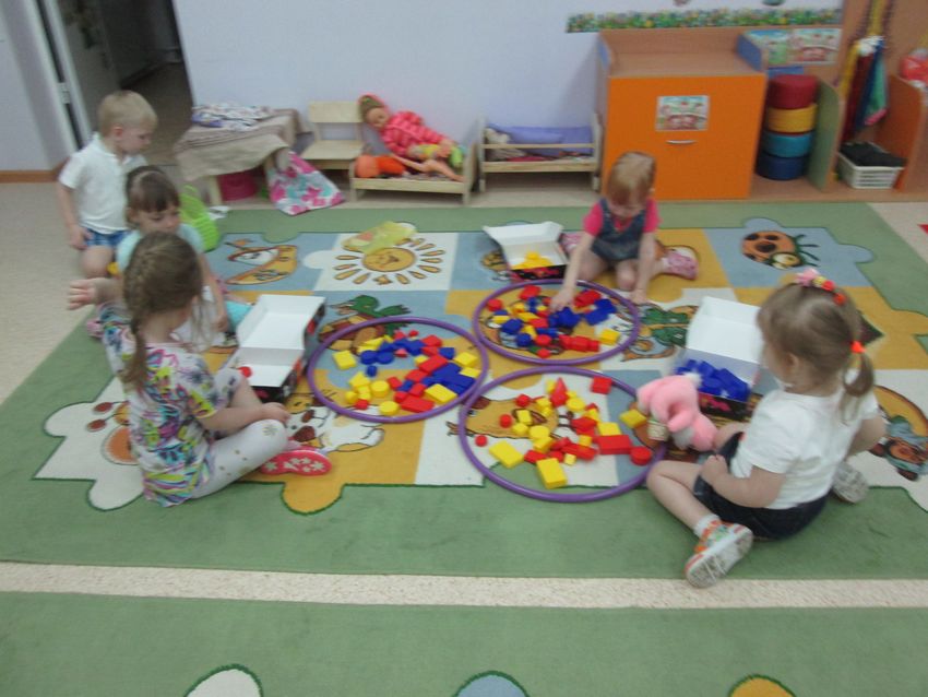 РАЗВИВАЮЩИЕ ИГРЫ С ЛОГИЧЕСКИМИ БЛОКАМИ ДЬЕНЕША